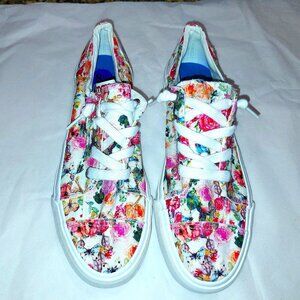 Blowfish Malibu NWT 8.5M Floral Print Slip On Comfort Sneakers Tennis Shoes